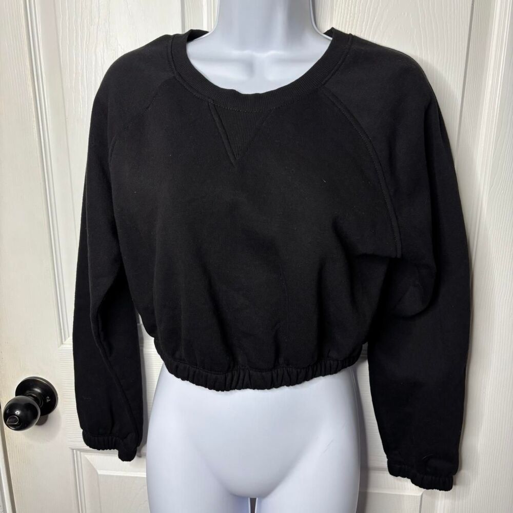 Bozzolo Women’s Medium Cropped Sweatshirt Black Crewneck Pullover